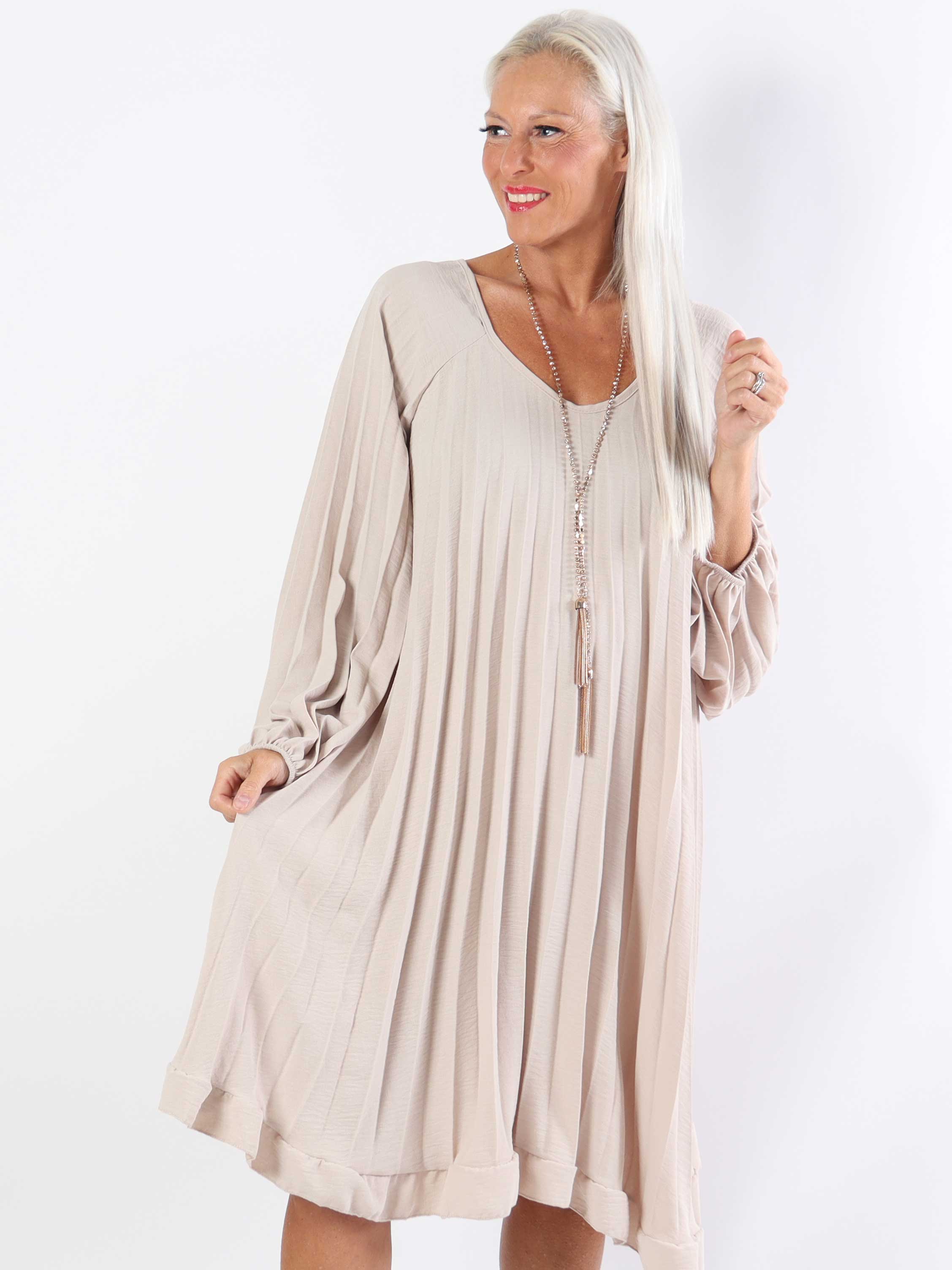 Santorini Dress - Sød plus size kjole med plisseringer